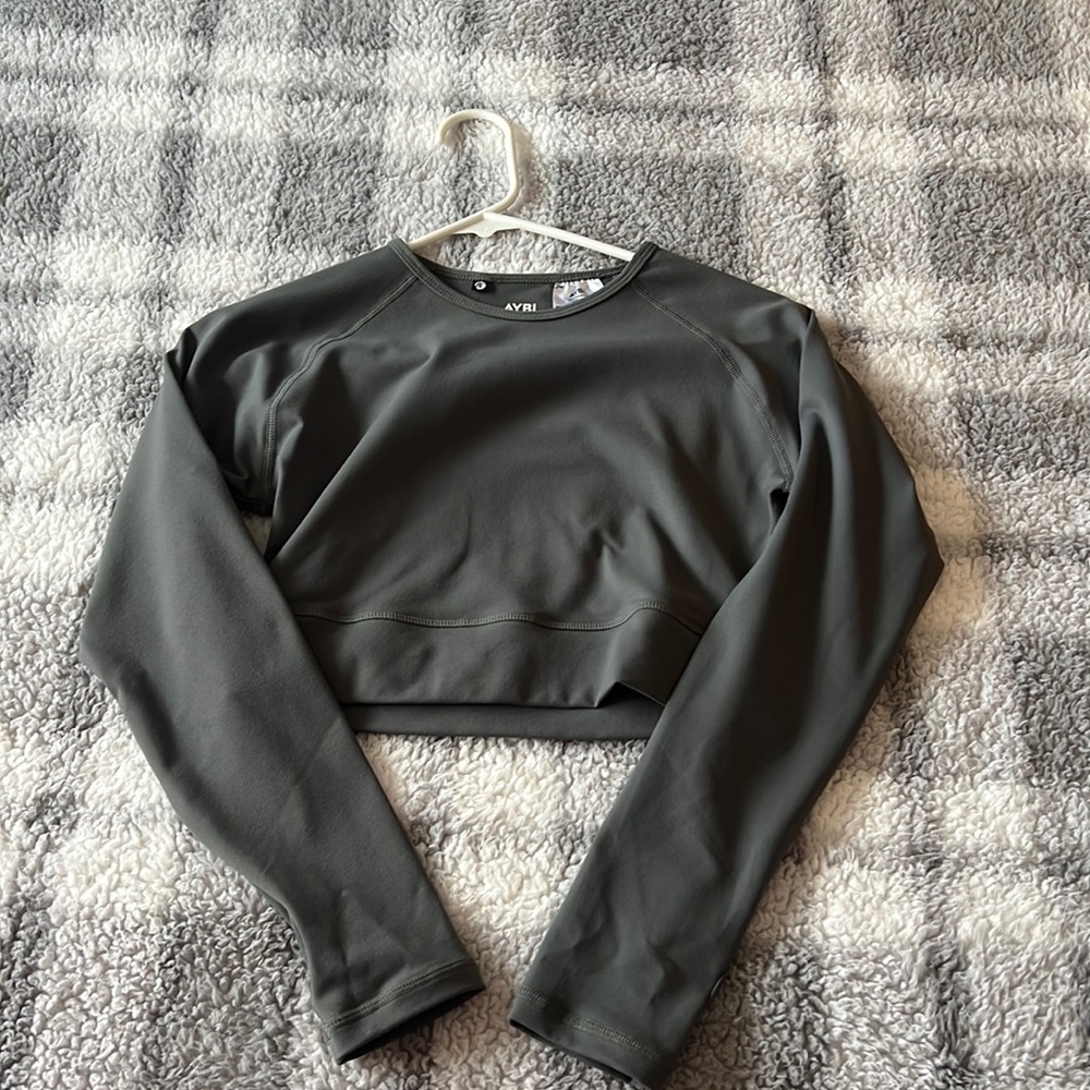 AYBL long sleeve crop top